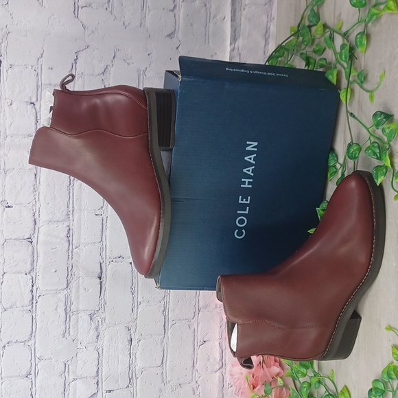 Cole Haan River Chelsea Bootie NIB - Picture 1 of 9